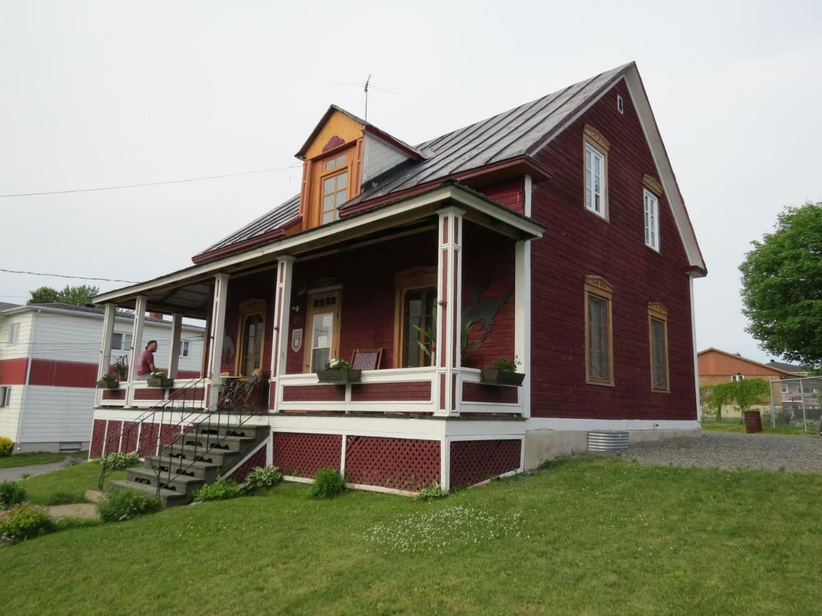 La Vieille Maison Rouge Saint-Tite Eksteriør bilde
