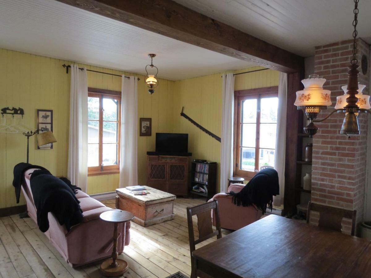 La Vieille Maison Rouge Saint-Tite Eksteriør bilde